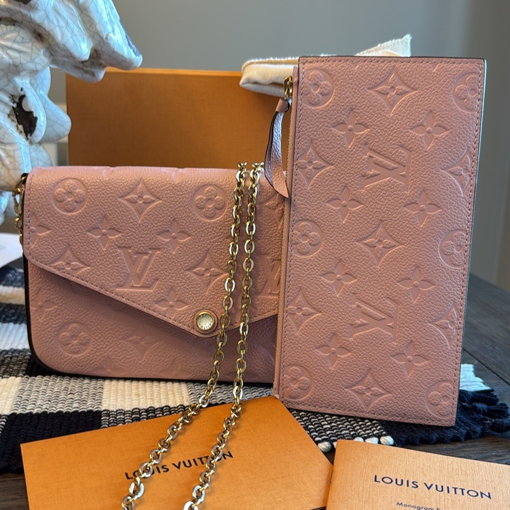 Louis Vuitton Pochette Felicie Empreinte Pink; Like new! - Picture 16 of 17